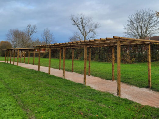 GRANDE PERGOLA EN RONDIN