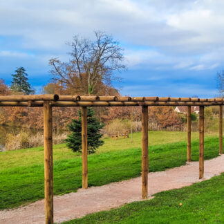Grande pergola en rondin en bois pin classe 4 pour l’aménagement extérieur