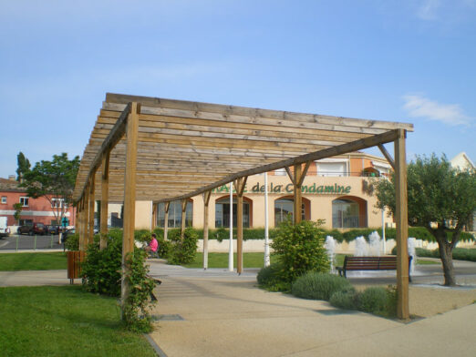 GRANDES PERGOLA À SCIAGES