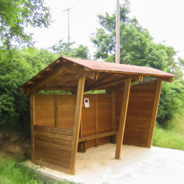 Abri de bus en bois pin classe 4, conçu pour l’aménagement urbain extérieur