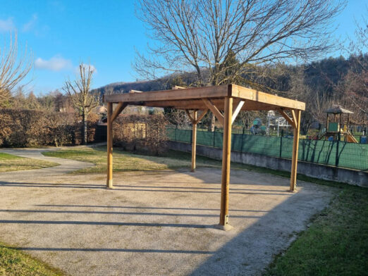 PERGOLA OMBRIÈRE À PERSIENNES