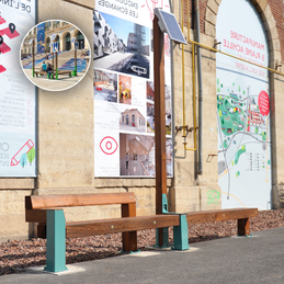 Banc, banquette et mat avec panneau solaire en bois et métal, conçu pour les aménagements extérieurs