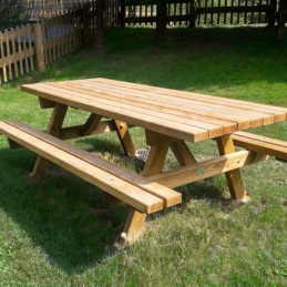TABLE RUSTIQUE AVEC BANCS
