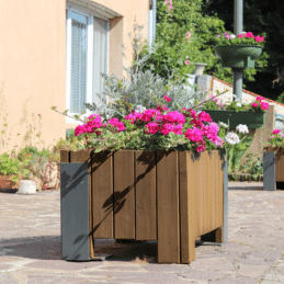 Jardinière en bois pin classe 4, pour aménager les espaces extérieurs avec un mobilier durable et pratique