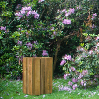 Corbeille en bois, mobilier urbain pour la gestion des déchets dans les espaces publics
