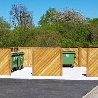 Panneau à lames inclinées en bois pin classe 4 pour l’aménagement extérieur