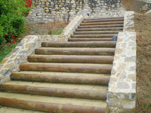 MARCHES D’ESCALIERS DEMI-RONDINS