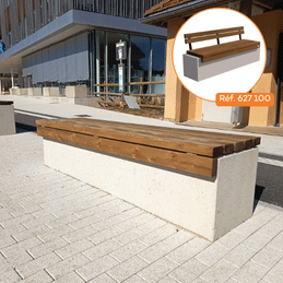 Banc sur muret en bois avec dossier pour aménagement extérieur dans les espaces publics